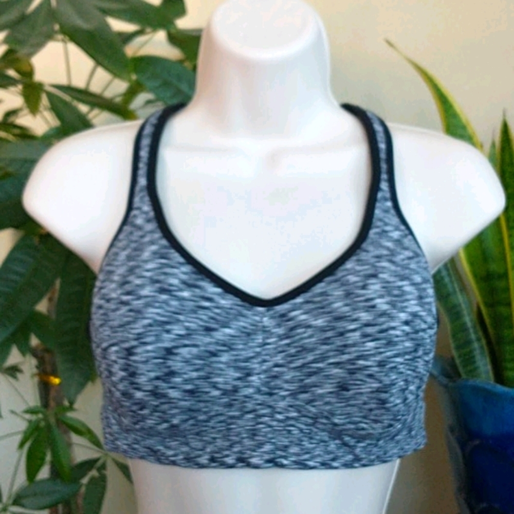 Lululemon Mesh Racer Back Sports Bra Size 6 or S - Picture 9 of 10